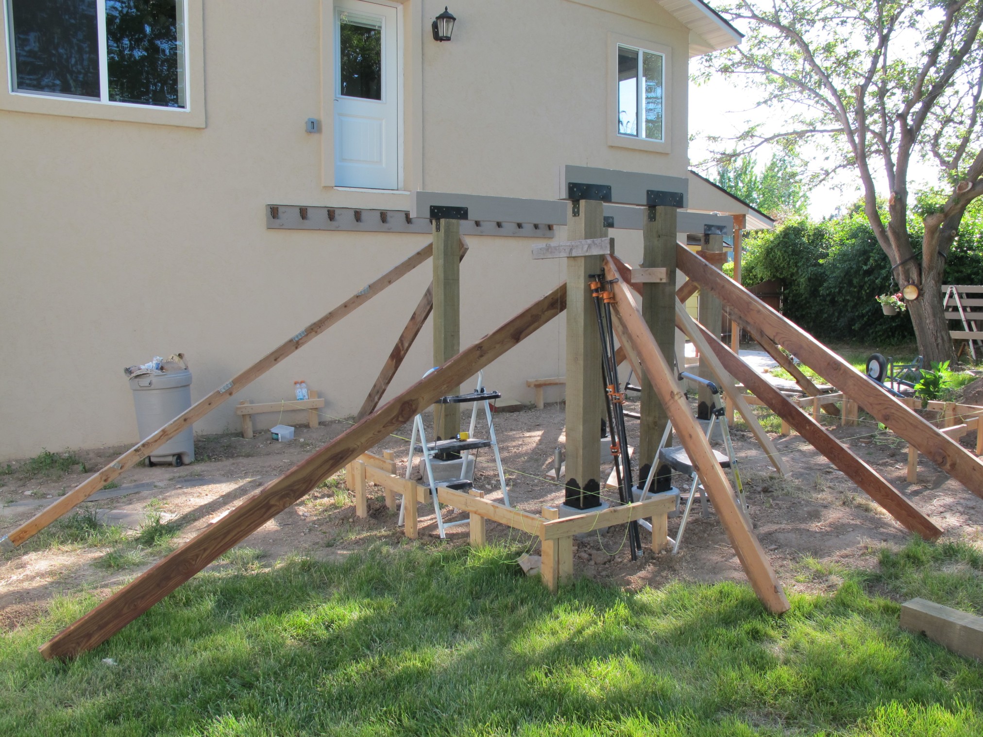 2017DeckBuild-020.jpg